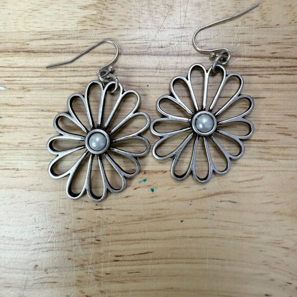 Lia Sophia Silver Daisy Dangle Earrings With Faux Pearl Center & Cutout Openwork - Picture 2 of 6